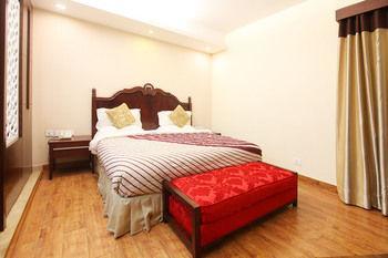 Oyo Premium Pitampura New Delhi Exterior photo