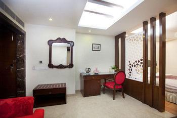 Oyo Premium Pitampura New Delhi Exterior photo