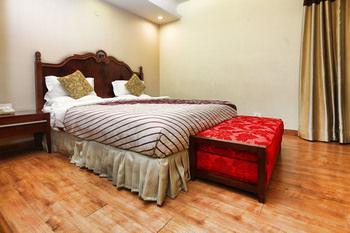 Oyo Premium Pitampura New Delhi Exterior photo