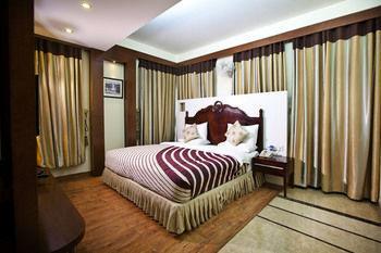 Oyo Premium Pitampura New Delhi Exterior photo